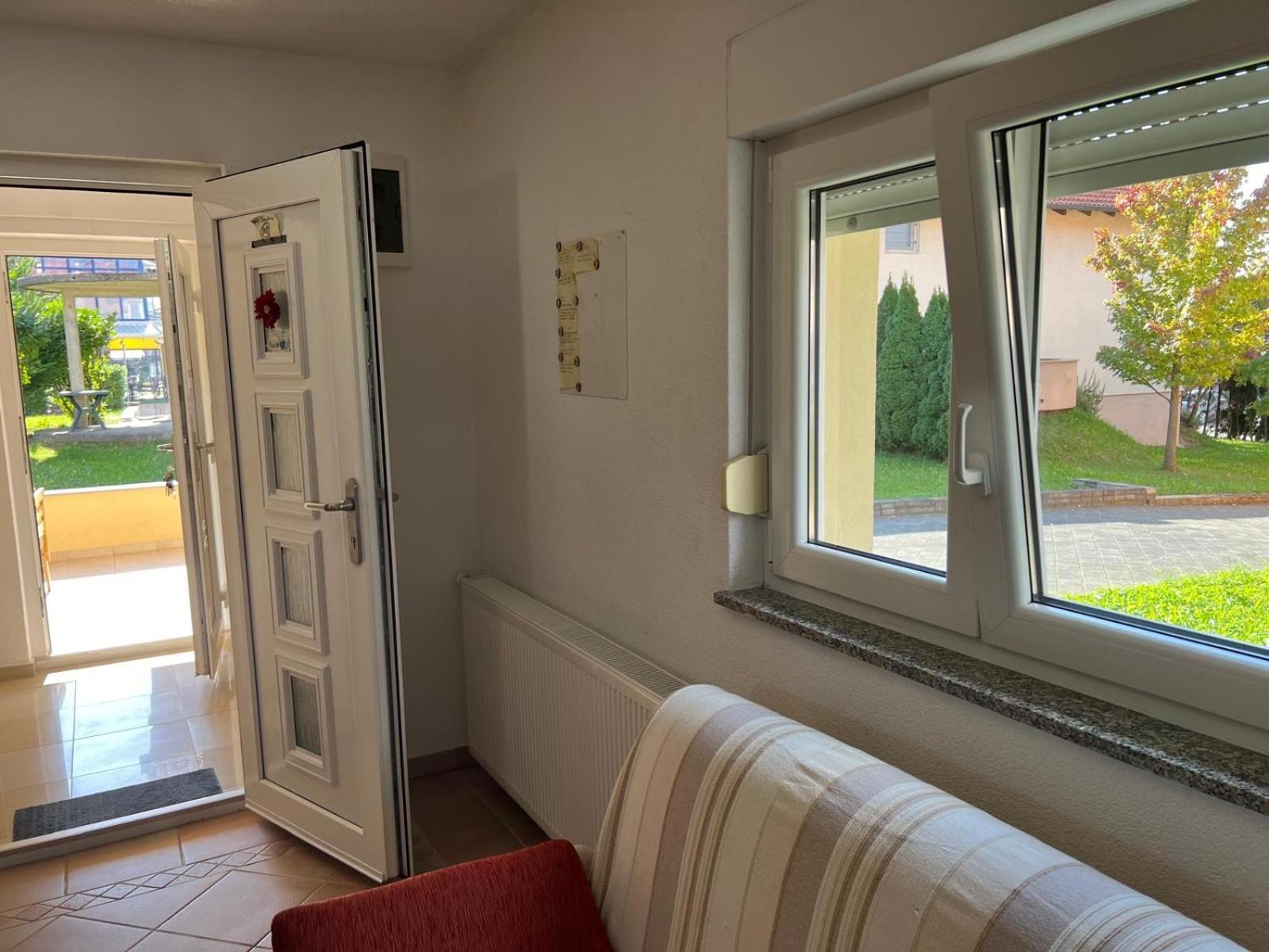 Minihaus In Zagreb Apartment Sesvete Exterior photo
